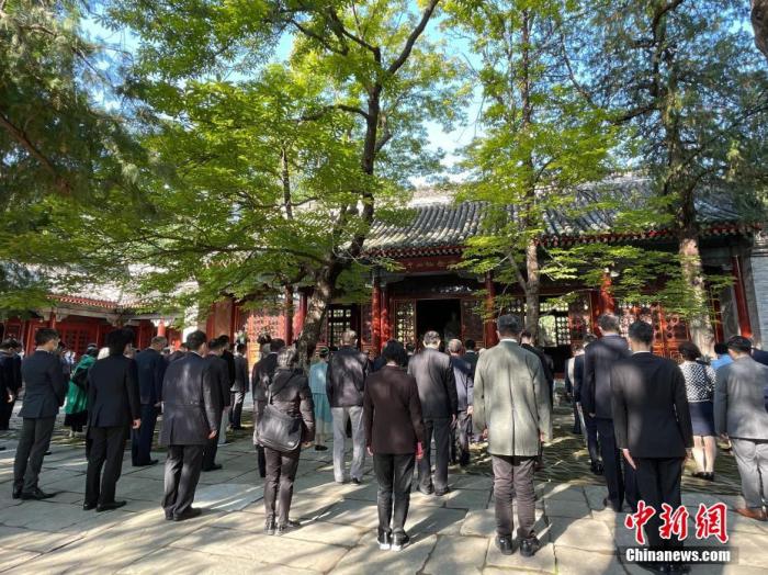 8988e7f2dcaf4d9c8cba652f6a63ccd7